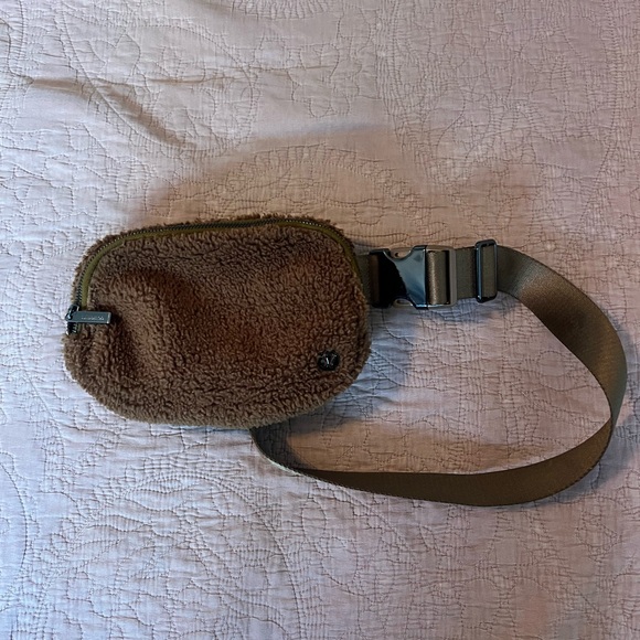 Lululemon Brown Fleece Belt Bag - Picture 1 of 4